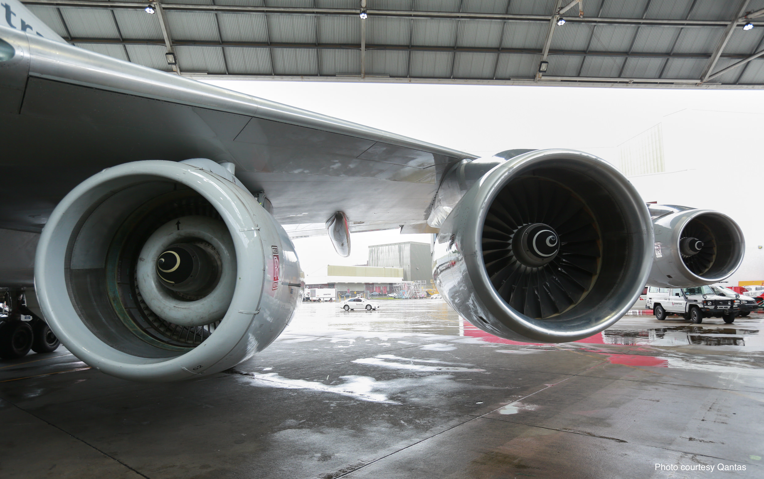 Video: ¿Un Boeing 747 con cinco motores? - Transponder 1200