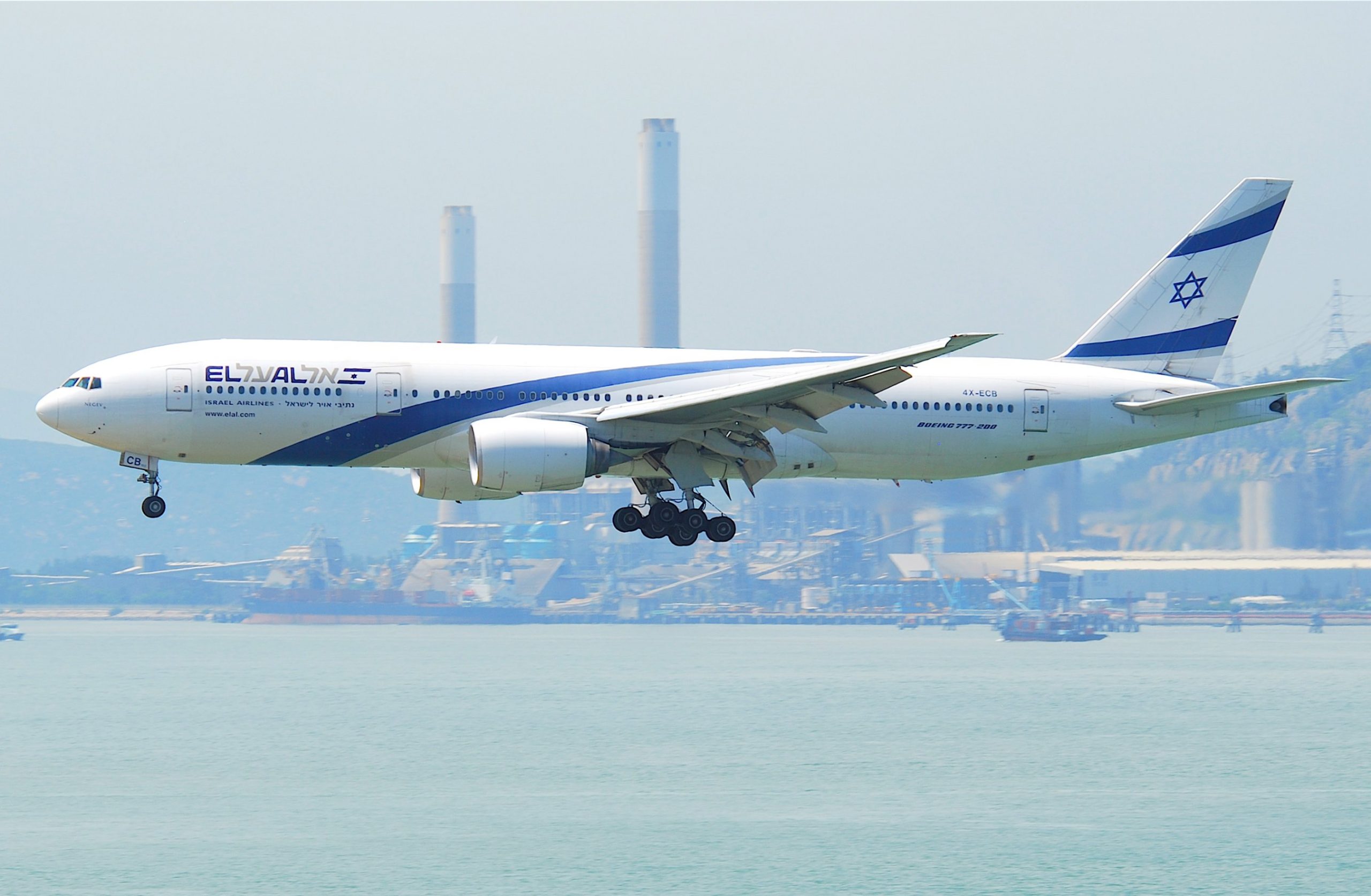 Эль аль отзывы. Боинг 777 200 el al. Боинг 777 в Эль Аль. El al Israel Airlines Boeing 777-200 / 200er. El al реклама.
