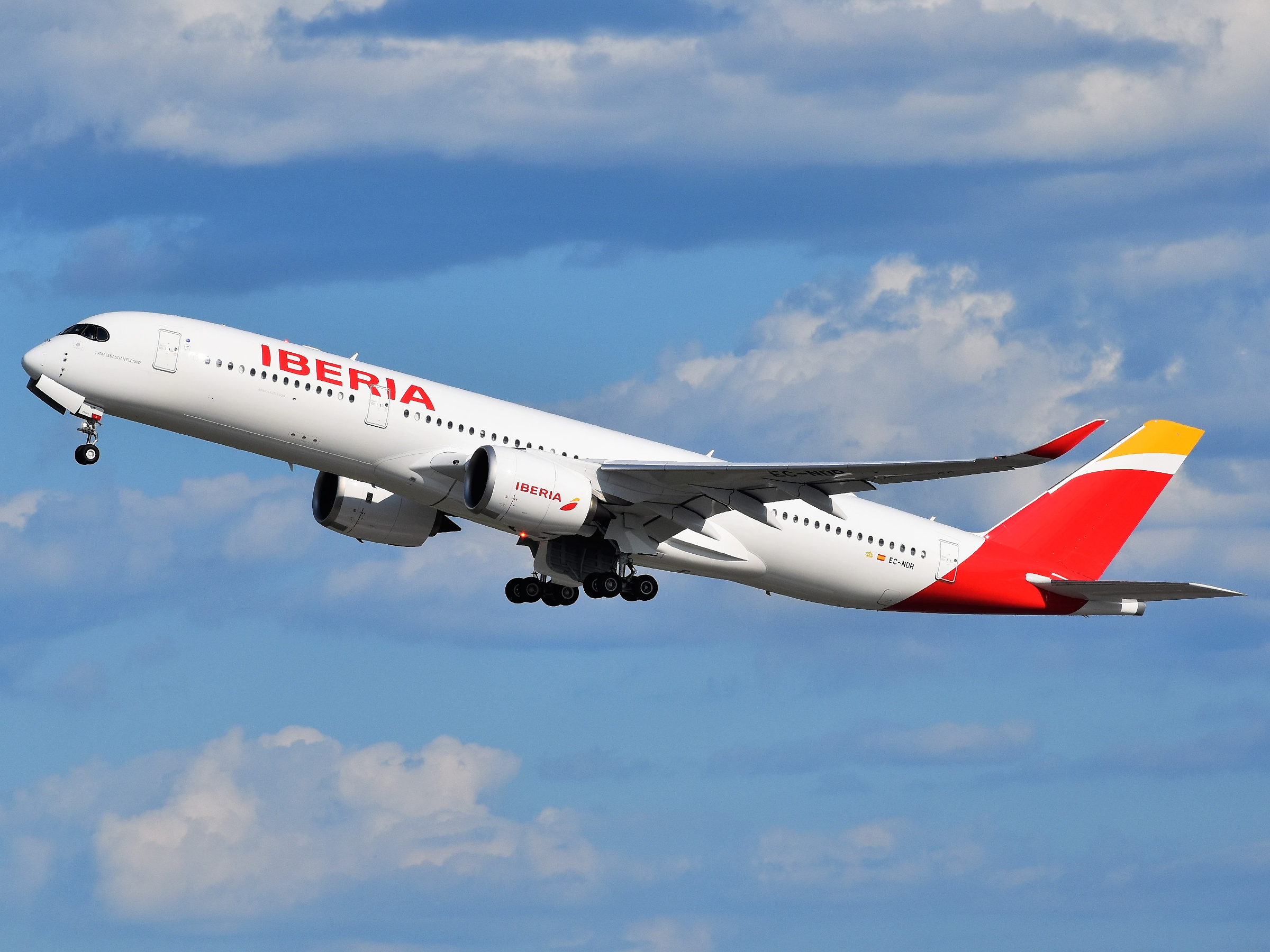Iberia recibe un nuevo Airbus A350900